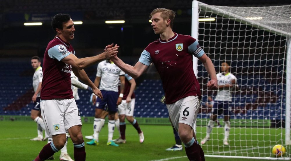  沃特金斯戴帽创纪录，维拉主场五球横扫谢菲尔德联